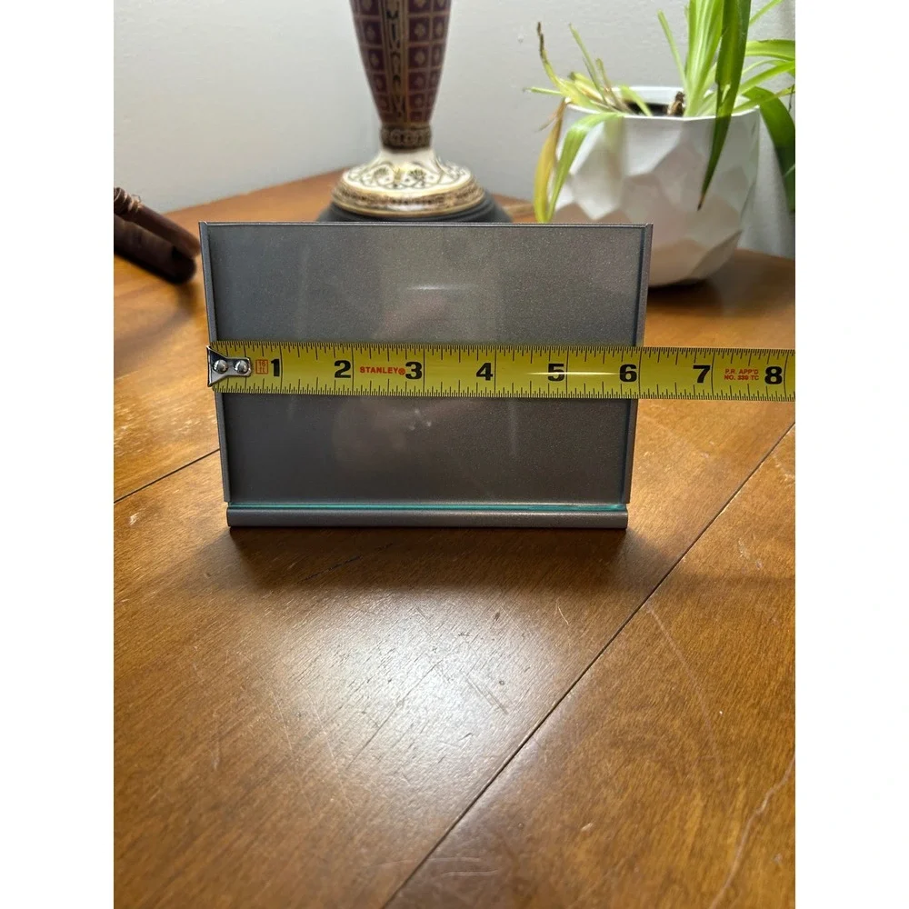 Modern Minimalist Silver Metal L-Stand Picture Frame with Glass 4x6 Tabletop